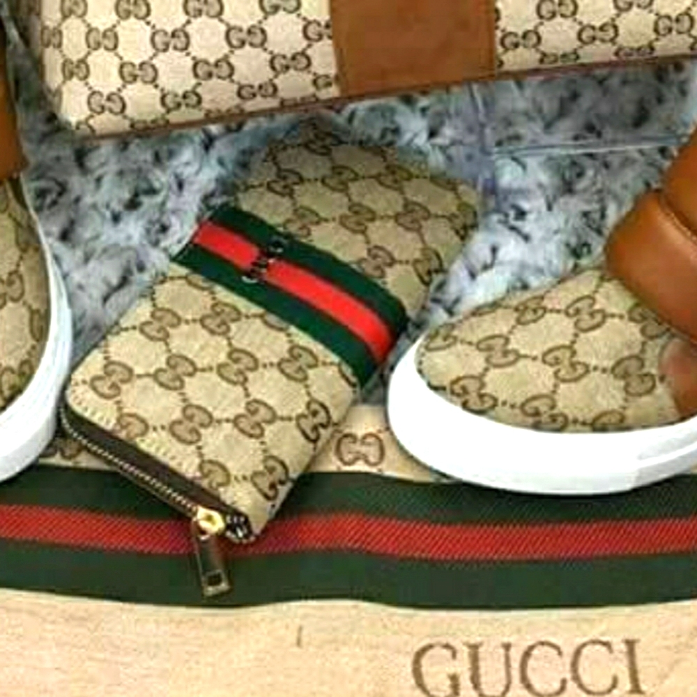 Im selling The whole Gucci set